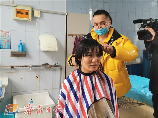 莱钢医院王鑫剪掉长发