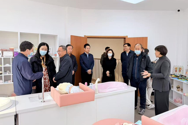 国家卫生健康委人口家庭司托育服务人才队伍建设课题组来济调研