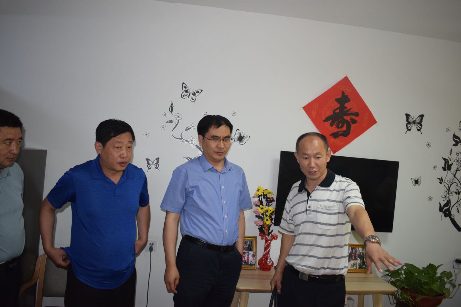 市卫生健康委党组成员,正处级领导干部张焕明督导槐荫区医养结合示范