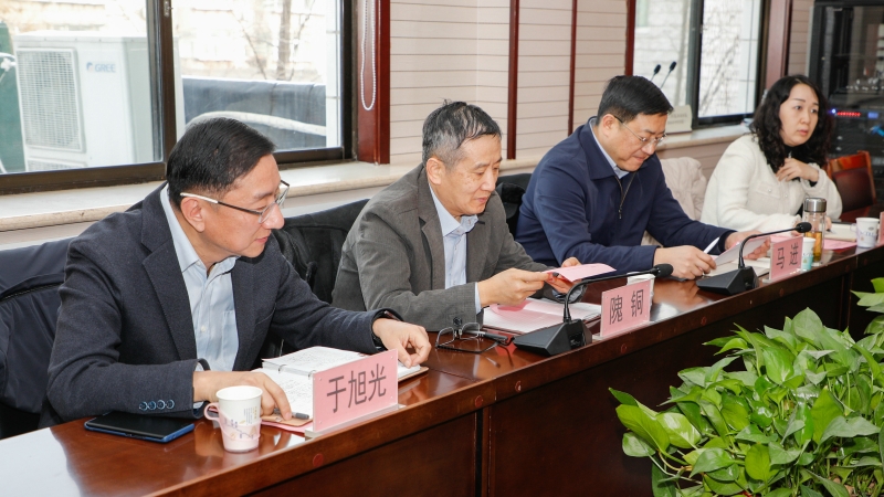 书记张若维讲话中国中医科学院广安门医院济南医院院长刘宏潇合影留念