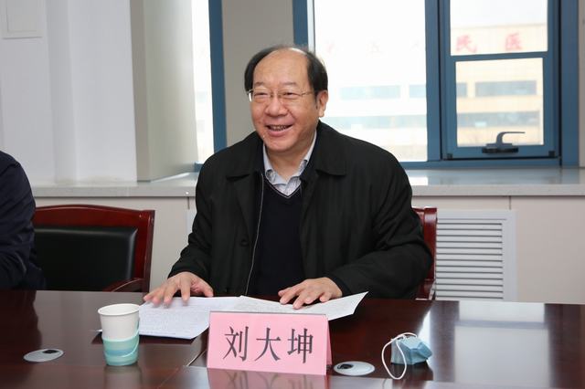 市人大领导来济南市儿童医院走访慰问专家