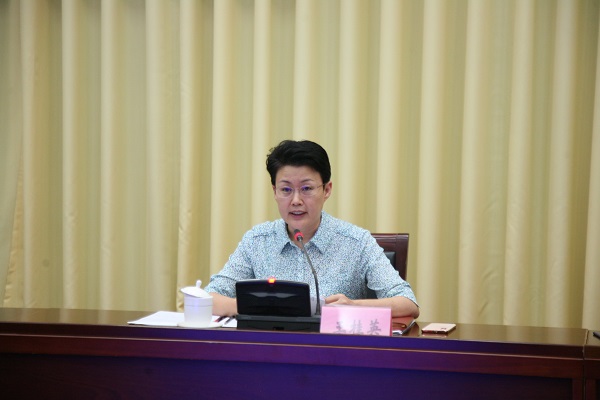 副市长王桂英主持会议全国爱卫办专家委员会专家辛正同志对暗访情况