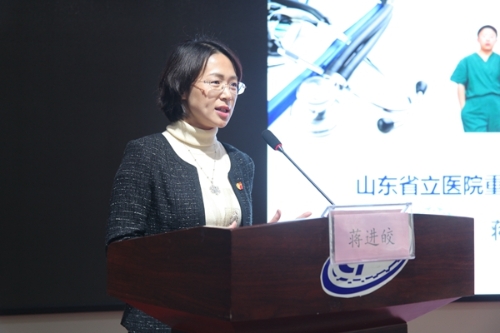 医院副院长盛立军作宣讲潍坊医学院附属医院纪颖慧作宣讲全国人大代表
