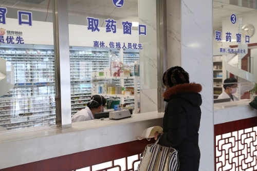 机关医院各科室有序复诊防疫诊疗两手抓