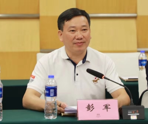 湘西州卫生健康委党组书记,主任彭军主持会议现场考察精准扶贫首倡地