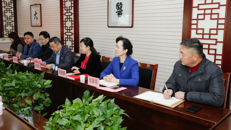 书记张若维讲话中国中医科学院广安门医院济南医院院长刘宏潇合影留念